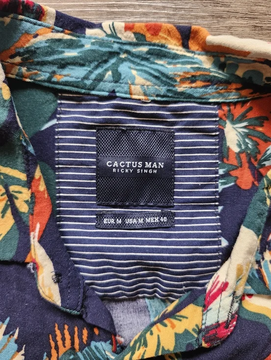 Cactus Man Ricky Singh Button Up Navy Tropical Floral Shirt - Picture 4 of 5